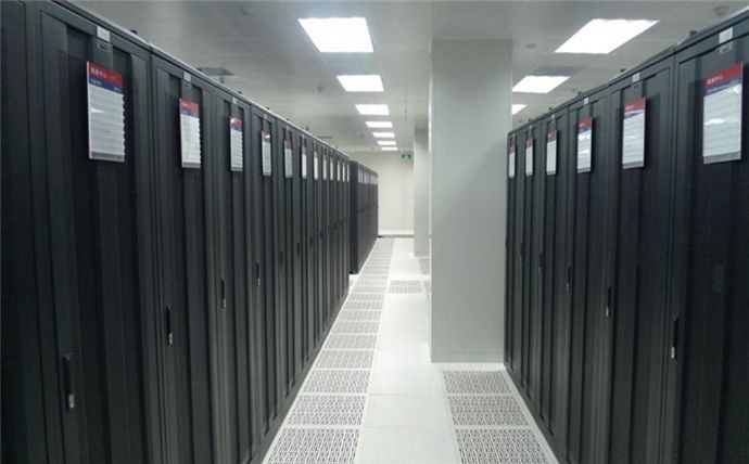 承包范围含勘察、设计、设备采购、施工、调试及两年质保；双方特别约定：在室外环境温度-10 ℃以内时