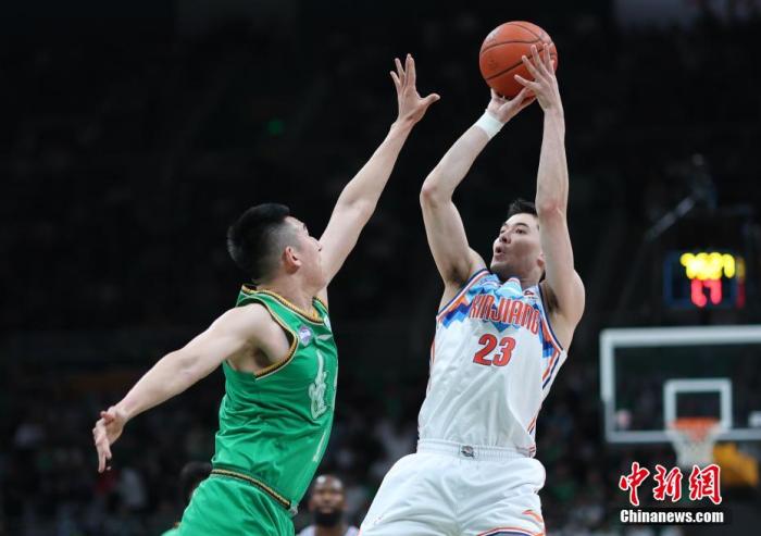 辽宁男篮对新疆实现4-0横扫，夺得本赛季冠军并