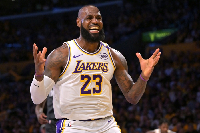 41岁詹姆斯遭勇士骑士报价中产引争议