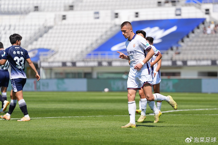 p全北现代汽车绝杀浦项终结三轮不胜，李刚仁欧