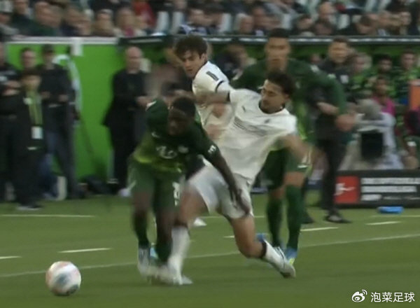 p全北现代汽车绝杀浦项终结三轮不胜，李刚仁欧